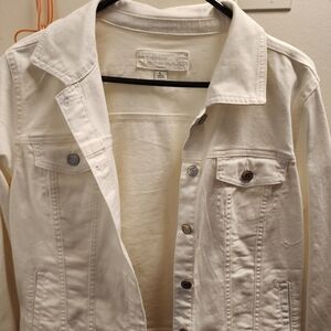 Maurices Cream Logo Tee - Soft Off-White